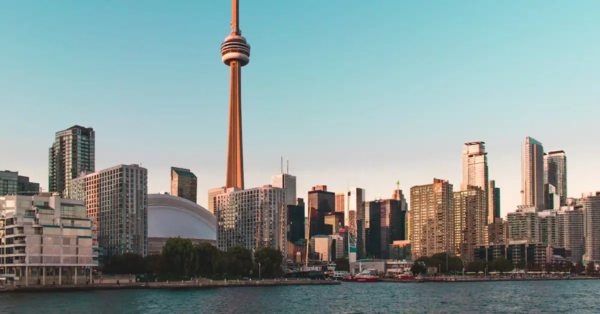 Licensed Insolvency Trustee Ontario: Photo of Downtown Toronto, Ontario.